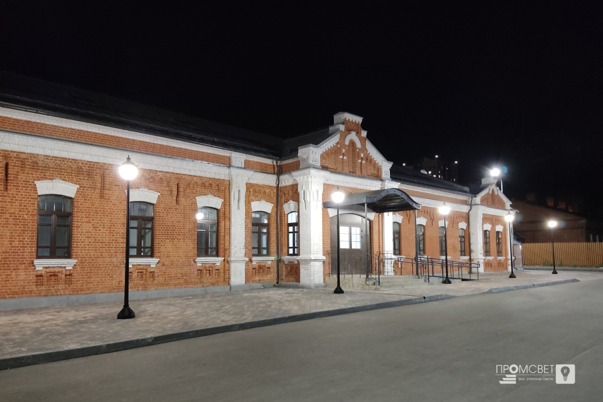 Наружное освещение перед домом на Гагарина 60