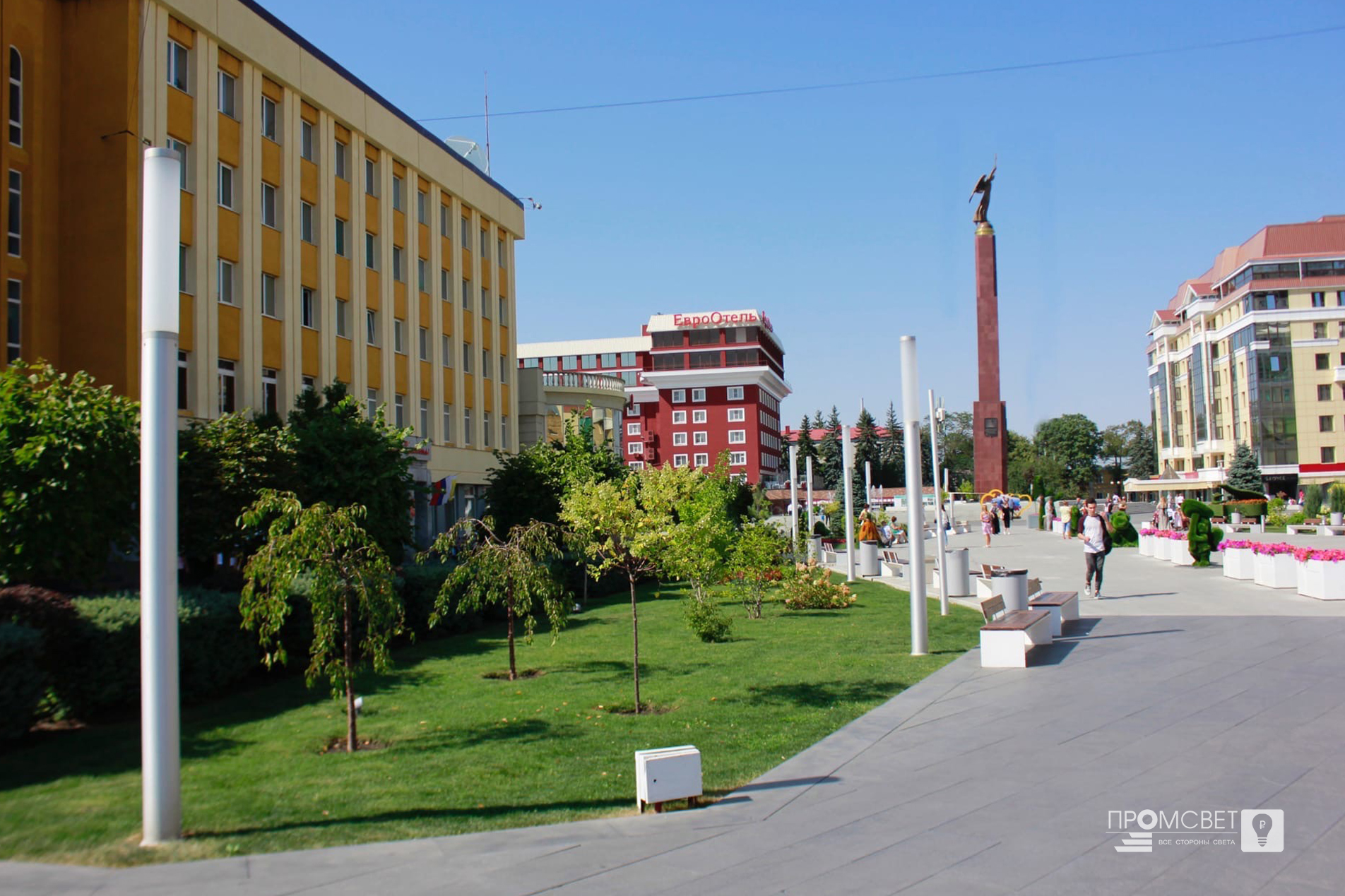 Освещение на Александровской площади