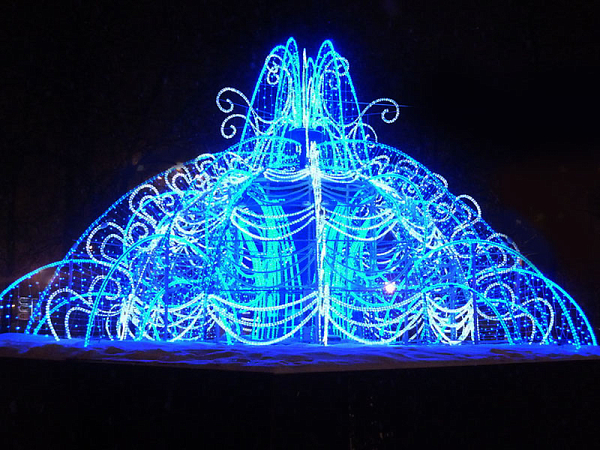 Иллюминация фонтана